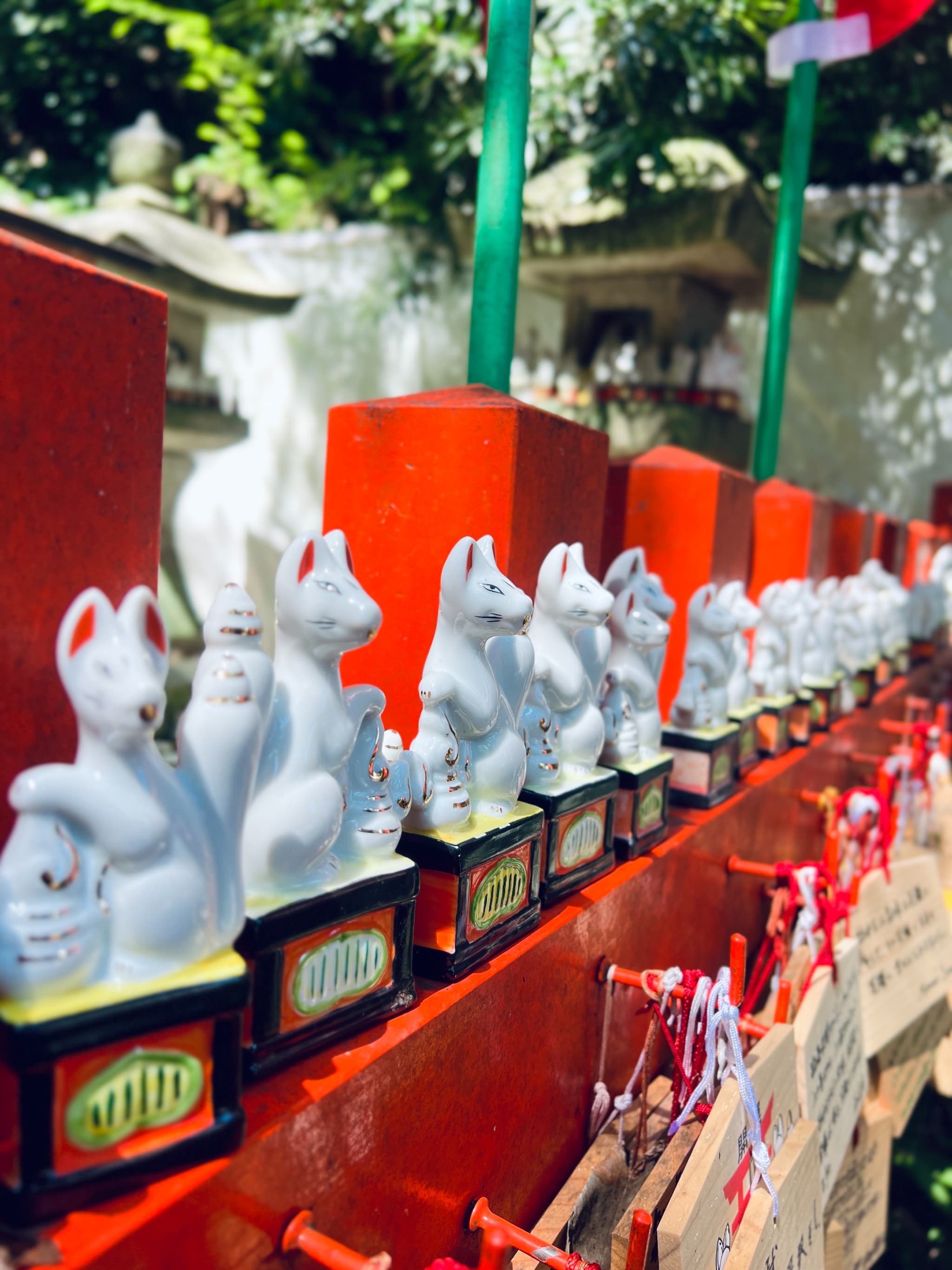 佐助稲荷神社の無数の赤い鳥居